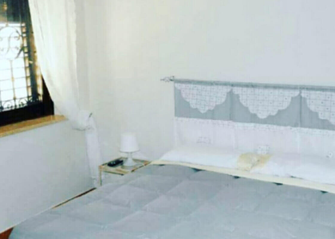 Letto matrimoniale stanza chabby chic